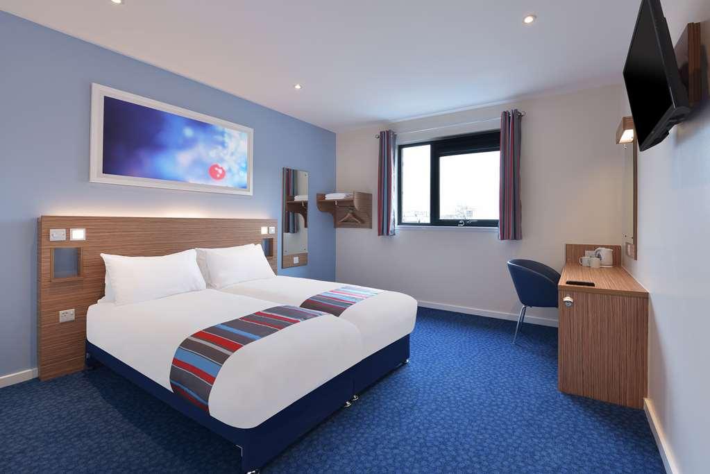 Travelodge Bath Waterside Quarto foto